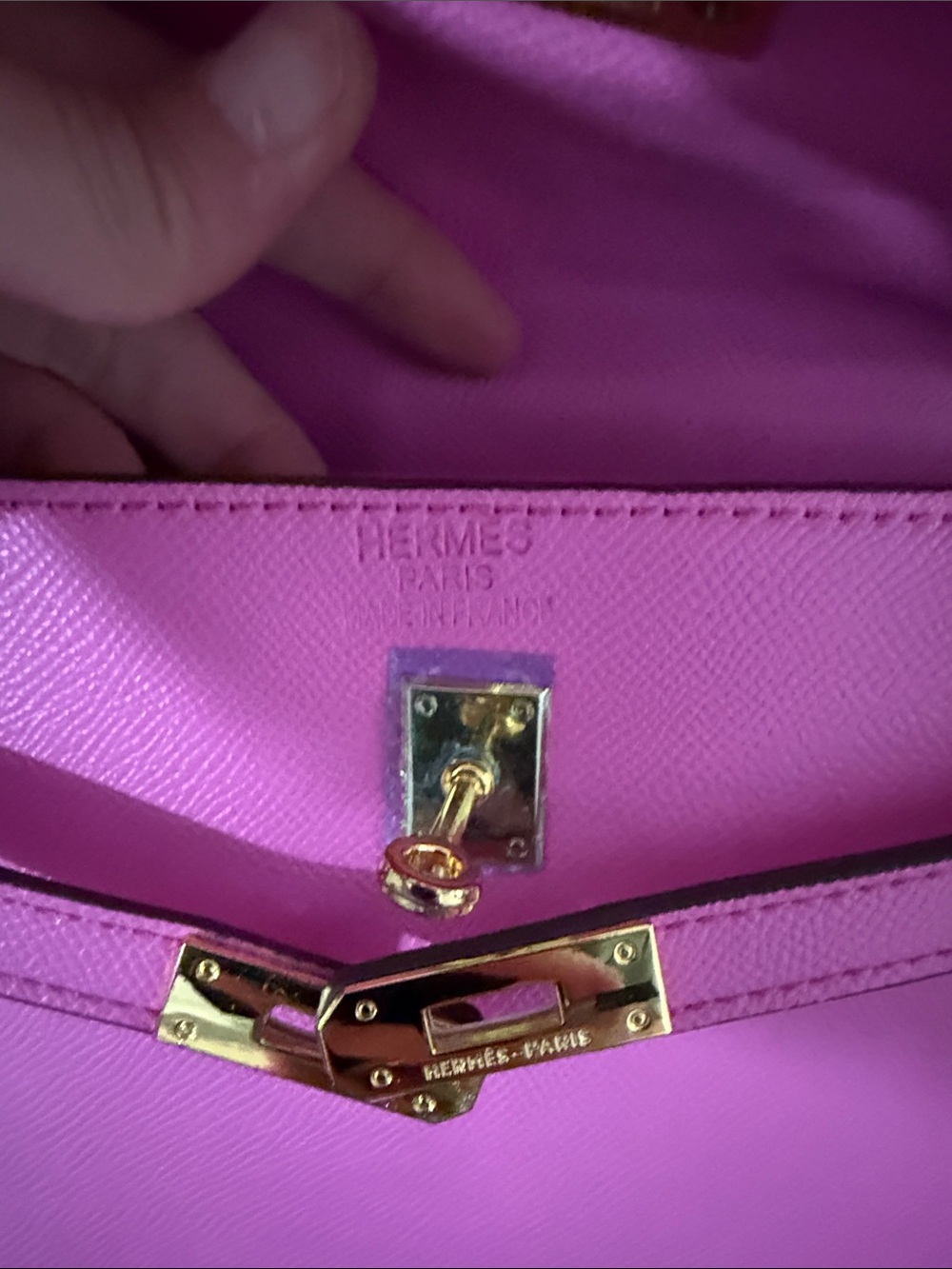 Pink Top-Handle Women’s Handbag with Gold Hardware - Picture 3 of 9